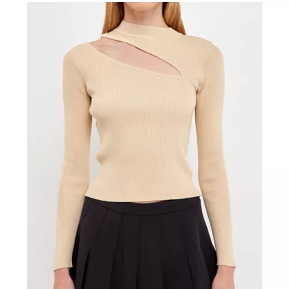 Endless rose cut out top
